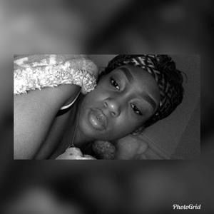 Meet your Posher, Iyona